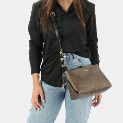 Bolso bandolera Binnari Benadetta adorno oro - Cnp19750