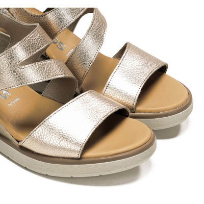 Sandalia Fluchos Smash de mujer con cuña dorada - F1973