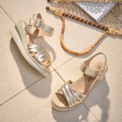 Sandalia de vestir con cuña Pitillos dorada para mujer - P10364