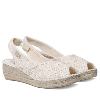 Alpargatas de ganchillo crudas estilos salón Blanca Toni Pons - Tpblancaad