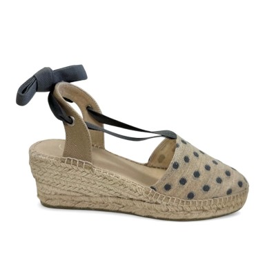 Alpargatas cómodas con cintas y cucos artesanales Anserioja - As530