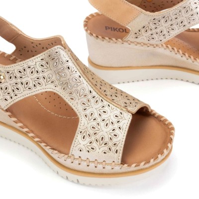 Sandalias Pikolinos Aguadulce en piel oro con cuña y velcros - Pk1623