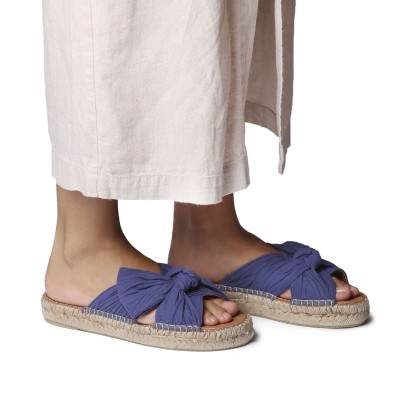 Alpargatas con lazo azul planas de mujer Elina de Toni Pons - Tpelinaa