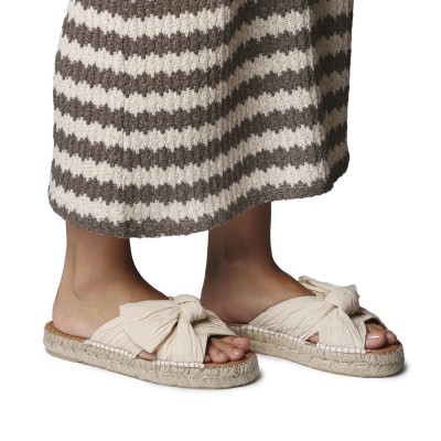 Toni Pons alpargatas planas tipo zueco en crudo con lazo Tpelinac