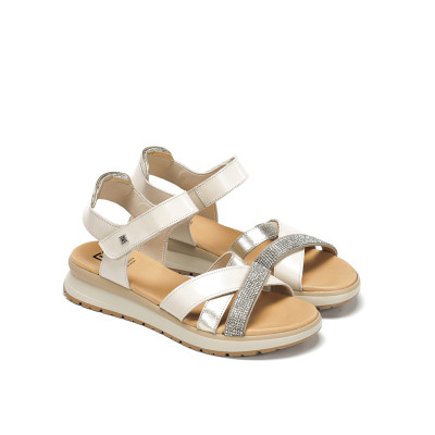 Sandalias con brillantes cuña baja piel blanca Dorking By Fluchos - Dk9728c