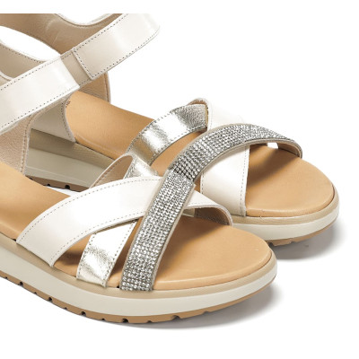 Sandalias con brillantes cuña baja piel blanca Dorking By Fluchos - Dk9728c