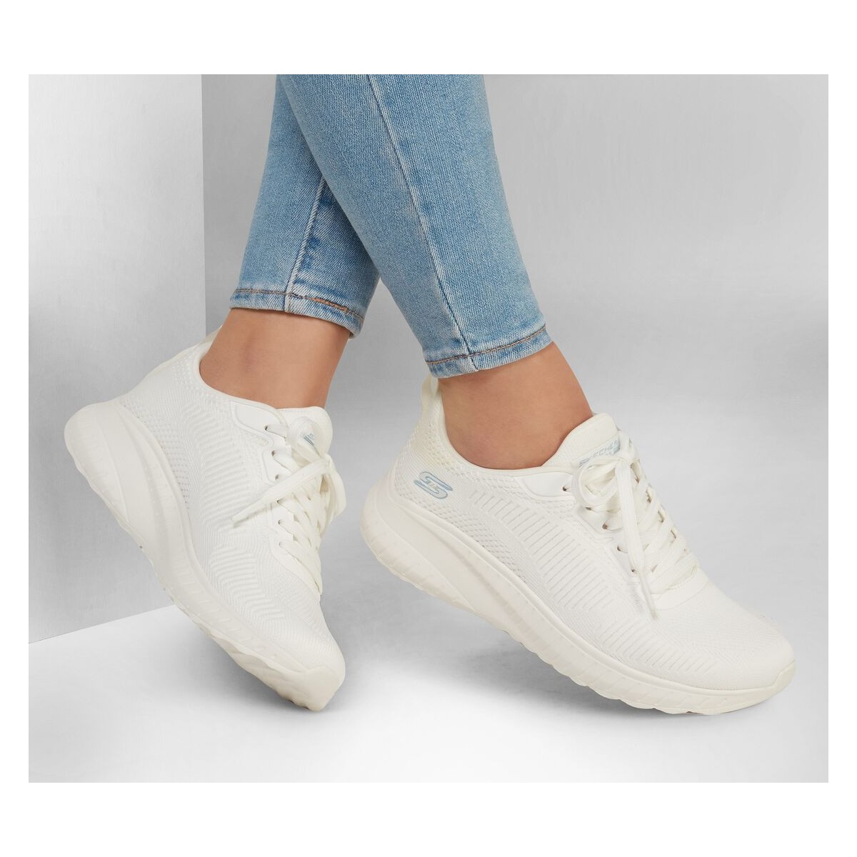 Skechers mujer negras y blancas online